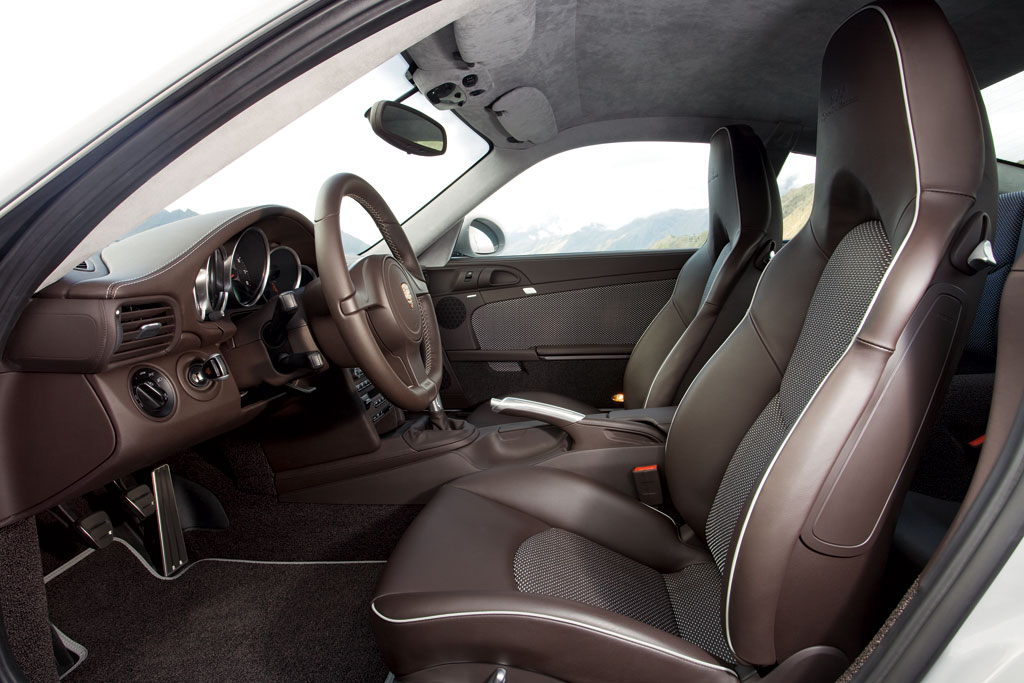 Porsche 911 Sport Classic 2010 Interior