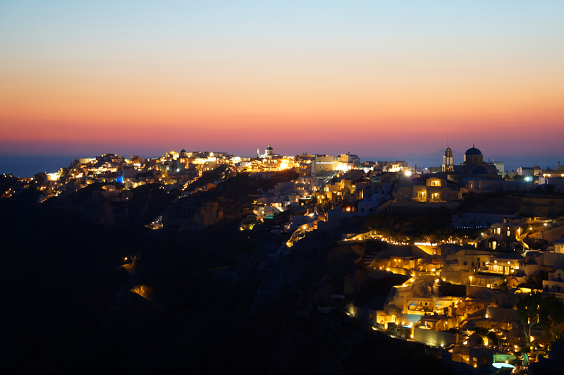 Night lights in Oia