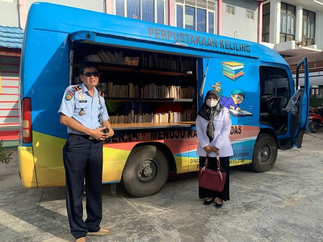 Galakan Promosi Gemar Membaca, Dispersip Serahkan Buku Pinjam Pakai ke Perpus Rutan HSS 