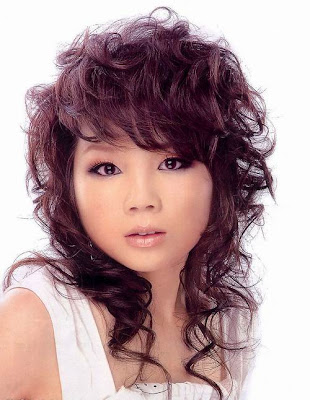 Very nice, elegant Asian curly wavy hairstyle.