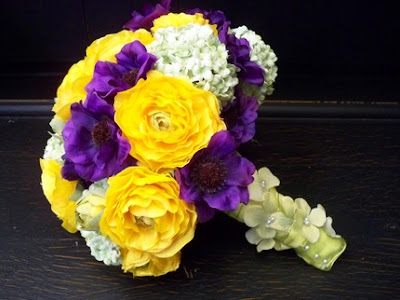 white and yellow rose bouquets. a gorgeous yellow rose