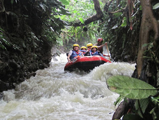 Paket Rafting Kalibaru Sentul Bogor 