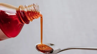 "It killed about 300 children around the world", "World Health" and experts warn of toxic risks in cough medicines  Over the past five months, at least 300 children have died around the world after taking cough medicine.  In response, the World Health Organization (WHO) issued an alert on the products of 14 different medicines for children in Africa, Southeast Asia and Europe.  The cough medicines were contaminated with toxic chemicals ethylene glycol and diethylene glycol, which are used in windshield wiper fluids and engine coolants.  Professor Winston Morgan, a toxicologist from the University of East London, explained why these chemicals are dangerous to humans and how they ended up in the cough syrup.  "These compounds are sometimes found at very low levels as contaminants in many food ingredients and medical solvents. This happens when there are poor manufacturing and testing standards," the expert said.  The lethal dose of chemicals in adults is 1000-1500 milligrams per kilogram.  For a small child who weighs 20 kg, the lethal rate drops to 28 milliliters, or about 6 teaspoons. However, toxicity is also possible with much lower doses taken over several days and weeks. This is why the World Health Organization's safe level for these chemicals is only 0.5 mg per kilogram per day. This equates to 1/15 of a teaspoon per day.  Professor Winston explained that what makes these chemicals so dangerous is that a child consumes a large amount before symptoms of poisoning appear.  To make matters worse, symptoms of ethylene glycol and diethylene glycol poisoning, such as drowsiness, can be misinterpreted as normal in a child with a cough or fever.  "Parents and medical staff may not notice what is wrong until it is too late," the professor continued.  Why are chemicals so toxic in medicines?  Ethylene glycol and diethylene glycol can mix with an enzyme found naturally in the human body, which converts chemicals into a more dangerous compound, known as glyoxylic acid.  "The glyoxylic acid can become concentrated in the kidneys and damage them, leading to death from kidney failure," Winston said.  Normally, the body can regulate the chemical reactions in the body, which means chemicals will never turn into glyoxylic acid. But the paracetamol in cough syrup can dampen the body's ability to control chemical reactions, making the development of glyoxylic acid more likely.  "Children taking paracetamol preparations contaminated with glycol could be at risk," Winston wrote.  He added: "Medicines and other foods contaminated with low levels of ethylene glycol and diethylene glycol may go unnoticed because they do not contain paracetamol."  Professor Winston urged parents to continue using cough medicines with caution, explaining: “Medicines containing paracetamol are usually very safe for children. To avoid cough syrup-related deaths in the future, parents and medical professionals should consider glycol poisoning as a possibility if children start Showing symptoms of intoxication and drowsiness after taking the drug.  Source: The Sun