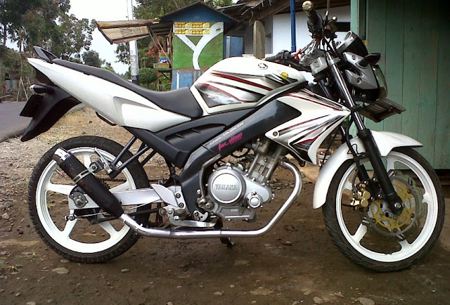 modifikasi motor vixion 2012 putih