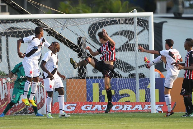 Diogo Silva falha e Vasco perde para o São Paulo 