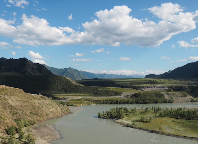 Алтай, слияние рек Катунь и Чуя (Altai, Katun and Chuya merging rivers)