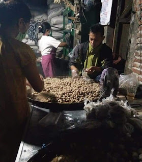 Jualan bakso ayam Magelang