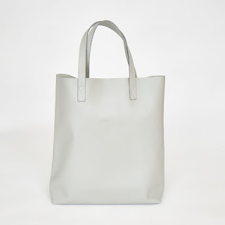 Tote bag with a leather heart