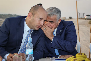 Sa'ar pede ao líder da oposição Lapid que conceda o papel de PM a Bennett