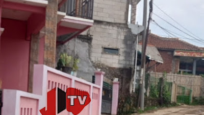 Jengkel, 10 Tahun Badan Jalan Kp. Sukalaksa Desa Karyamekar Pasirwangi  Ini Tak Kunjung Di Perbaiki