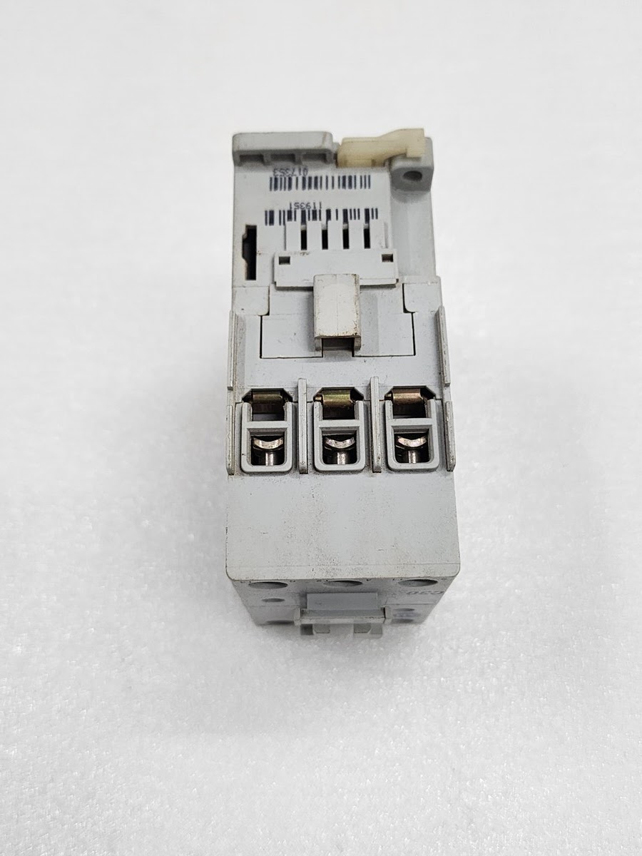 ALLEN BRADLEY C30 MAGNETIC CONTACTOR 65A CAT 100-C30-00 SER C COIL VOLTAGE  110V