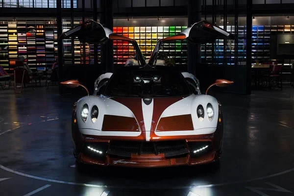 Pagani Huayra Lampo