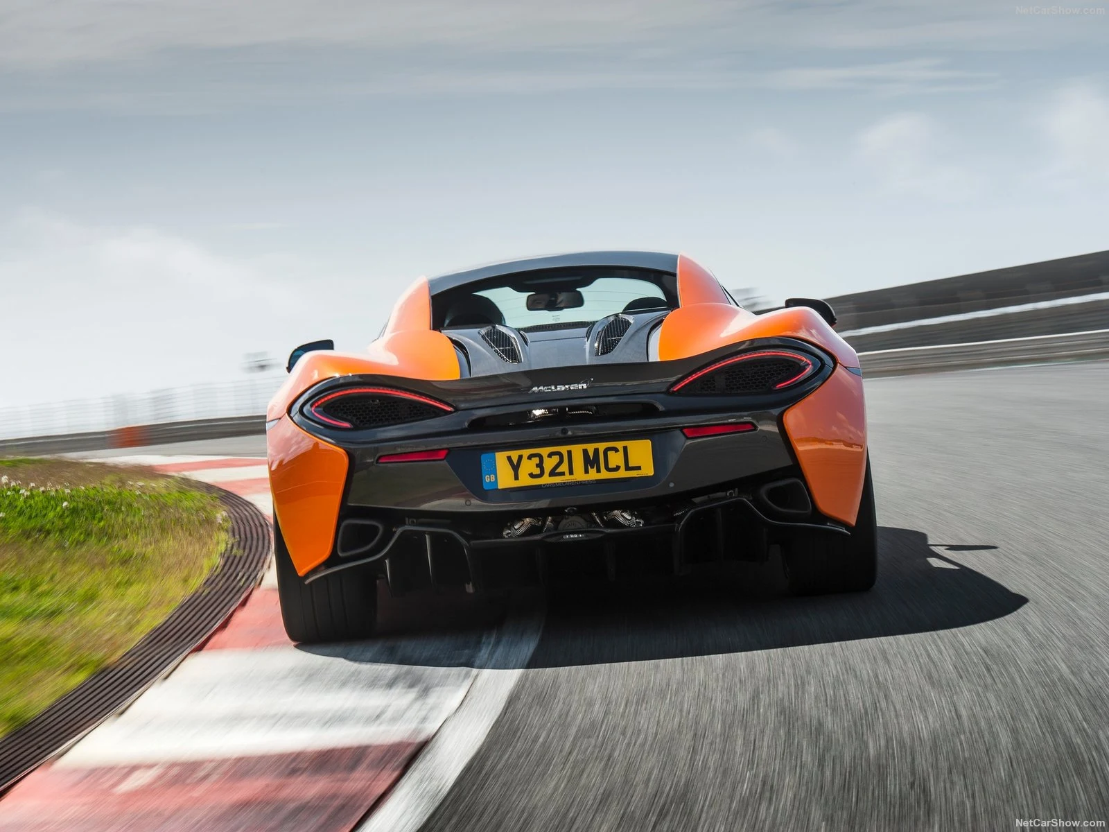 Hình ảnh siêu xe McLaren 570S Coupe 2016 & nội ngoại thất