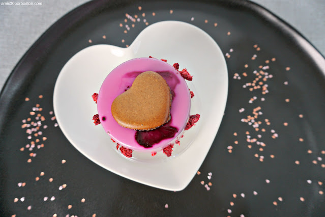 Chocolate Raspberry Mousse Cake de Rocqmacarons para San Valentín