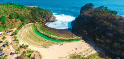 Indahnya Pantai Batu Bengkung Malang