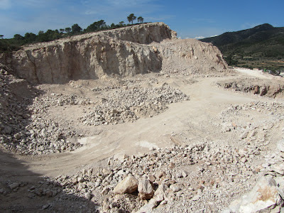 LA BISBAL DEL PENEDÈS - PUIG FRANCÀS - COVA GRAN - PUIG DE LA COVA - MAS BARTOMEU, pedrera de la Juncosa del Montmell