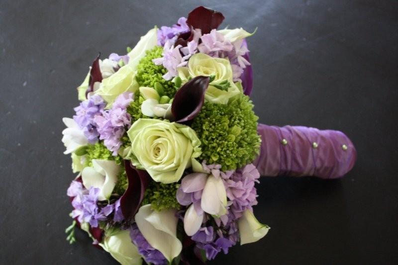 types of flowers carnation Green and Purple Wedding Flowers | 800 x 533