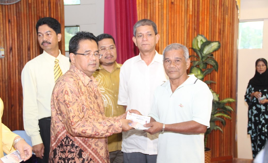 Rhu Rendang Baru: PELANCARAN AGIHAN BANTUAN RAKYAT 1 
