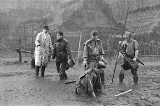 Akira Kurosawa en el rodaje de Los siete samuráis