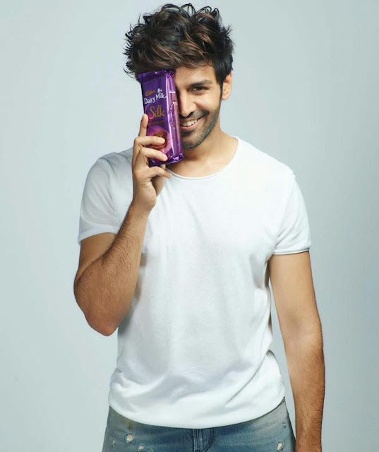 Kartik Aaryan HD Wallpaper