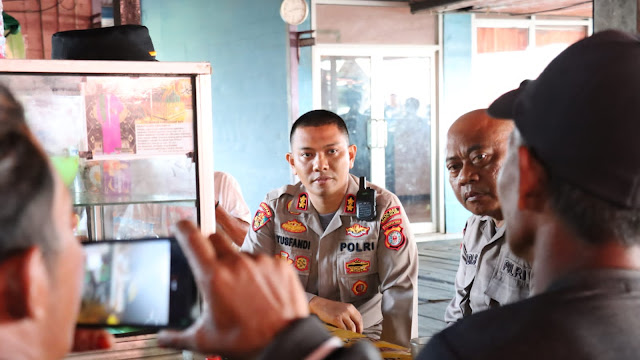 Dialog Kamtibmas Bersama Warga, Kapolres Barsel Jumat Curhat Di Pangkalan Pendaratan Ikan Pasar Saik Buntok