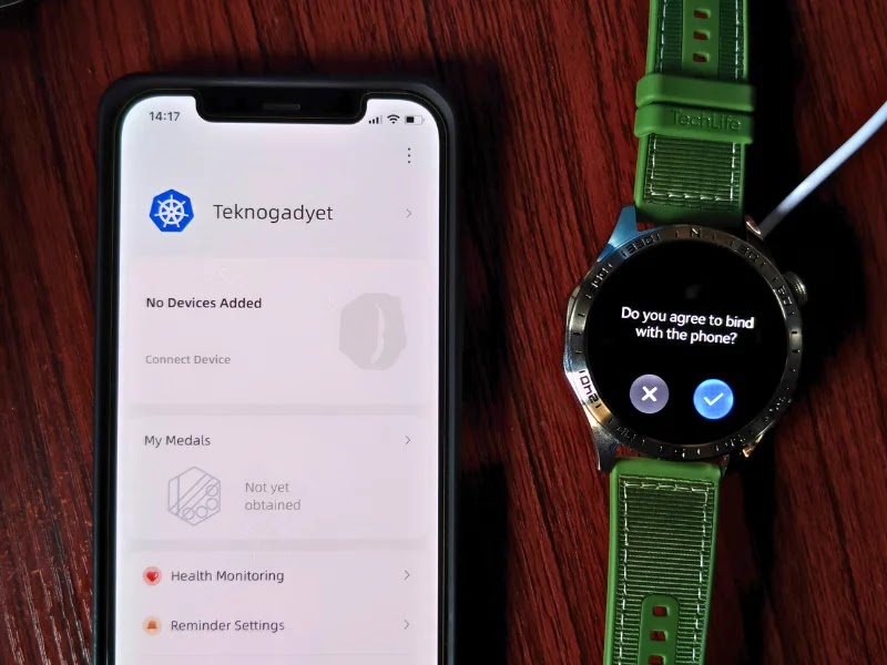 The TechLife Smart Watch P1 works with the OnWear Pro app.