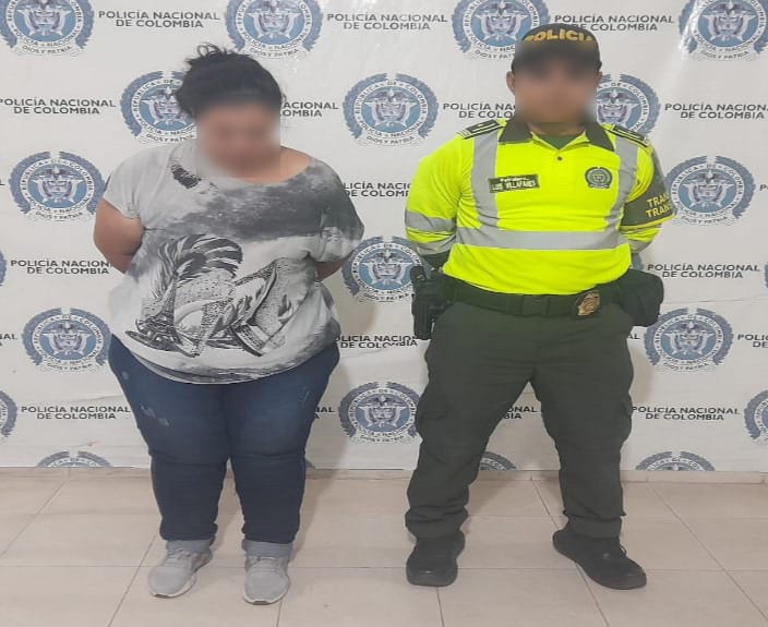 https://www.notasrosas.com/En eje vial del Cesar aprehenden a una dama que tenía detención domiciliaria en Girón - Santander