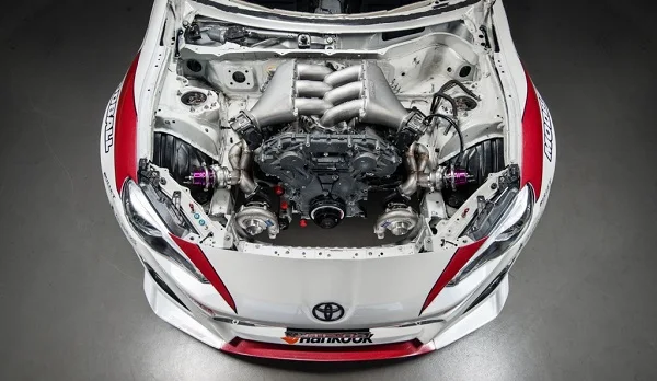 Toyota GT86 motor Nissan GT-R