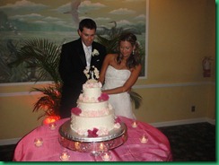 Cutting cake