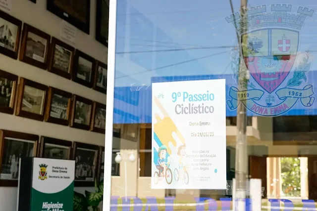Secretaria de Educação em cidade de Santa Catarina exibe símbolos nazistas