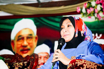 Abby Abadi 'menggeletar' Malu Dengan Jawapan Ustaz Azhar Idrus