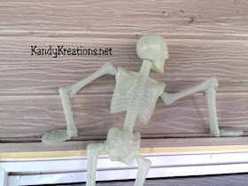 Climbing Skeleton DIY by KandyKreations