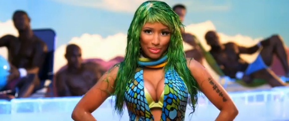 nicki minaj hair in super bass video. Nicki Minaj shows off her