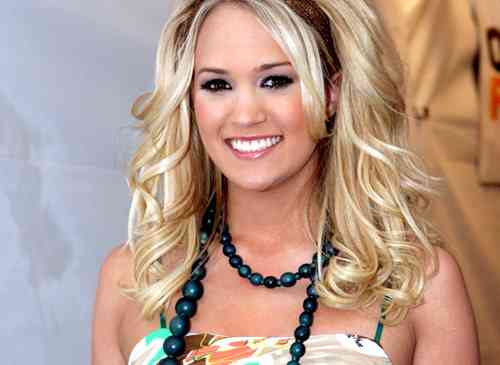 My favorite American Idol winner Carrie Underwood got married to hockey 
