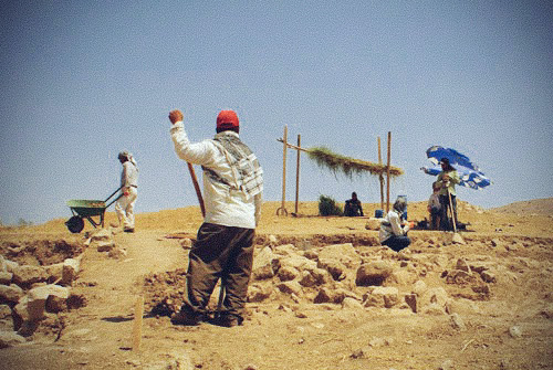 dirty blog - found photos : photo of excavation in turkey