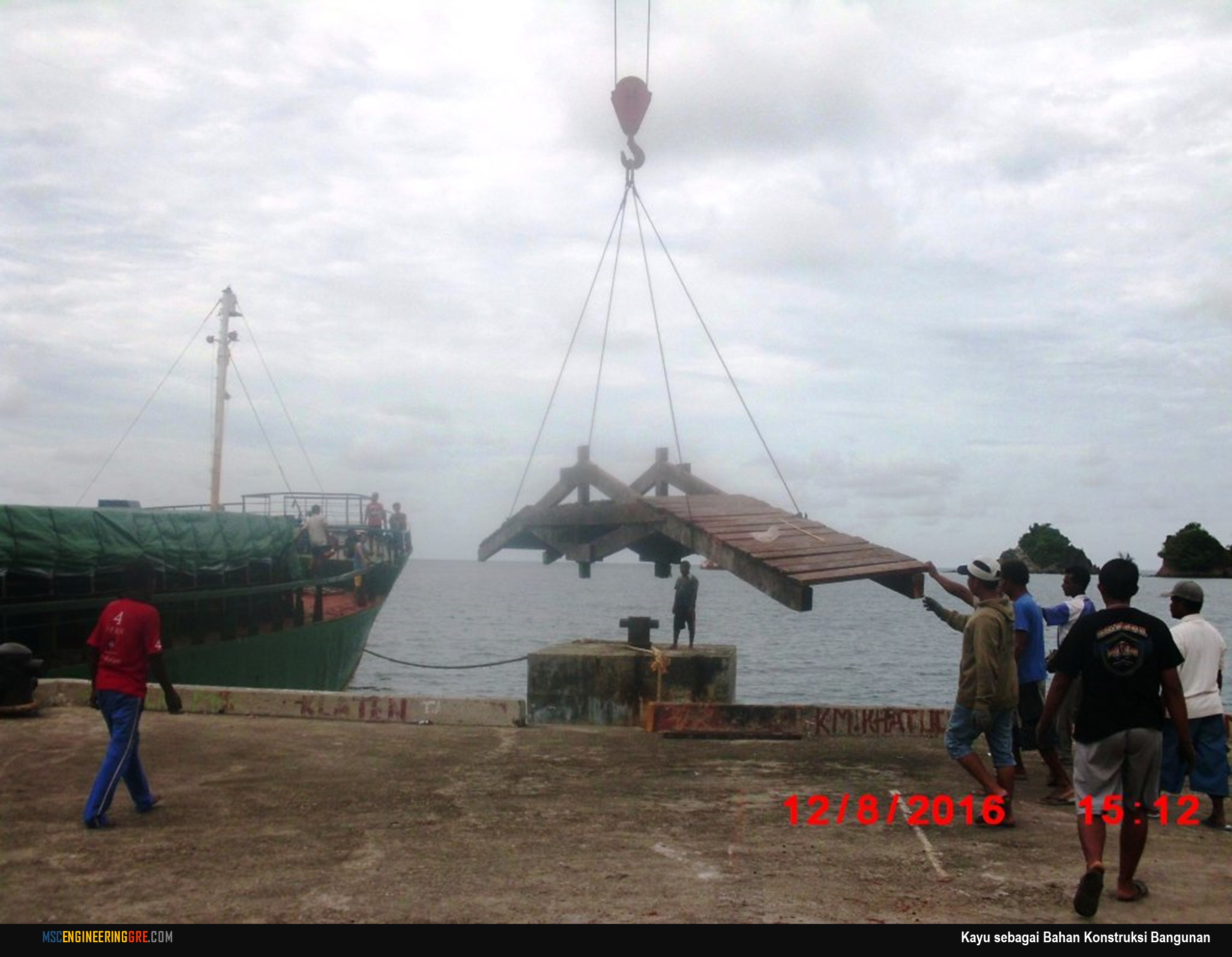 <a href="https://www.mscengineeringgre.com/"><img src="Pemasangan Jembatan Kayu Dolphin Papua di Dermaga.jpg" alt="Kayu sebagai Bahan Konstruksi Bangunan"></a>