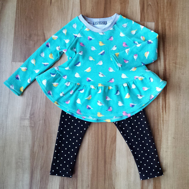 Waterfall Raglan Top, Go To Leggings // Sewing For Girls