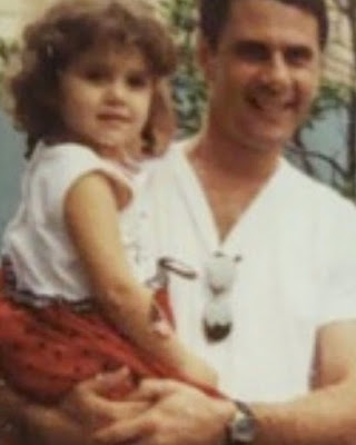 Ariana Grande with her father at childhood age