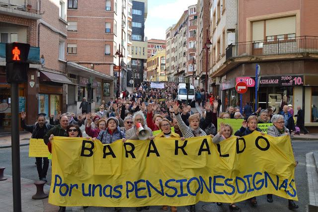 protesta de jubilados y pensionistas en favor de las pensiones públicas