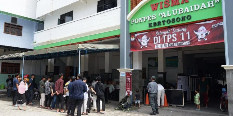 Unik! 100 Pemilih di TPS 11 Al Ubaidah Kertosono Dapat Bonus Ayam Geprek