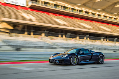 Porsche 918 Spyder - 210 mph Top Speed