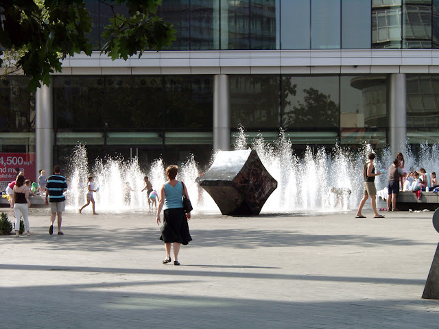 More fountains, More London, The Queen's Walk, Southwark, London