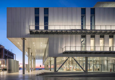 Nuovo museo d'arte contemporanea Istanbul architettura Renzo Piano facciata 3d squame di pesci
