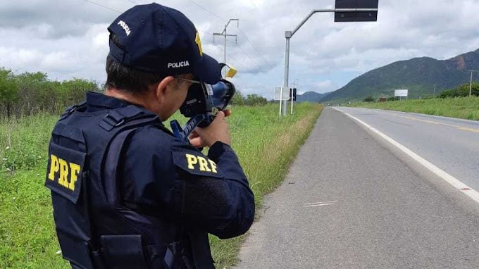 Bolsonaro determina a suspensão do uso de radares móveis de fiscalização em rodovias federais