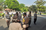 Peduli Dengan Warganya Yang Isoman, Personil Polres Salatiga Terima Reward Dari Kapolres