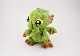 Krawka: Cthulhu baby monster from the abyss - lovecraft inspired crochet pattern by Krawka