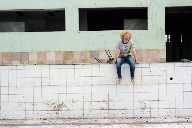 Conheça a realidade de uma das "escolas modelo" abandonadas do Estado do RJ.