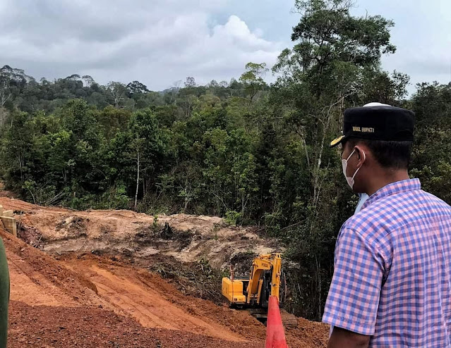 Dinas PUPR Kabupaten Lingga Bersama Kontraktor  Akan Memperbaiki Jalan Longsor di Jalan Tanjung Bungsu