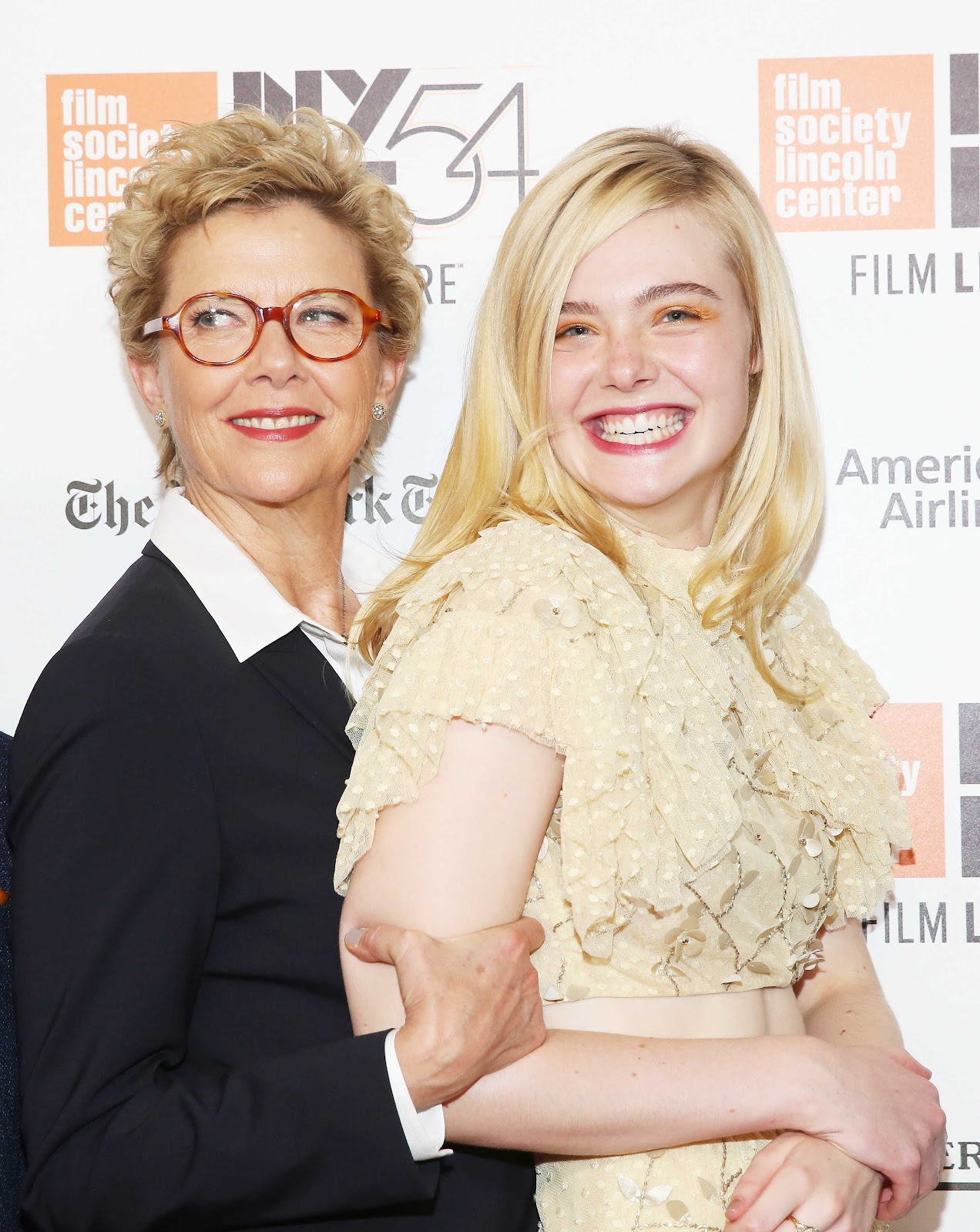 Photo マイク ミルズ監督の最高傑作 世紀の女たち が ニューヨーク映画祭のプレミア上映で大絶賛の喝采を博しちゃったエルたんとアネット ベニング B Side Of Cia