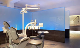 How does a dental chair work?